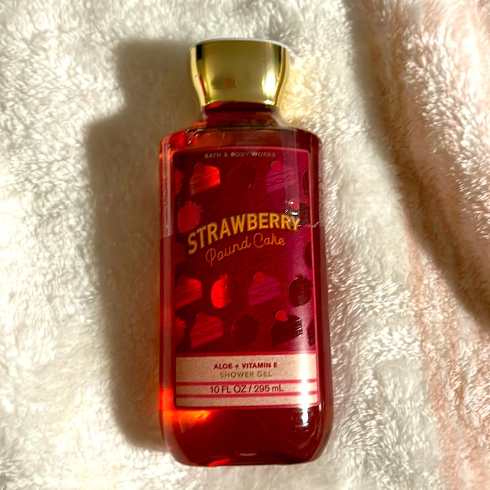 Bath & Body Works | Strawberry Pound Cake Shower Gel